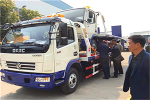 兴宁汽车道路救援拖车价格